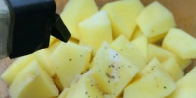 Món ăn hấp dẫn khoai tây nướng dầu olive