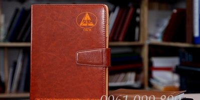 Địa chỉ In logo lên sổ da lấy nhanh