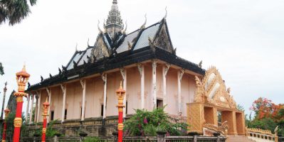 Ngôi Chùa Có Kiến Trúc Angkor Ở Bạc Liêu