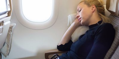 Mẹo Ngủ Thoải Mái Trên Máy Bay Dù Ngồi Khoang Phổ Thông