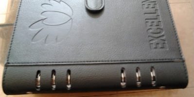 Công ty in ấn Đăng Nguyên – In logo lên bút, sổ da, hộp namecard làm quà tặng