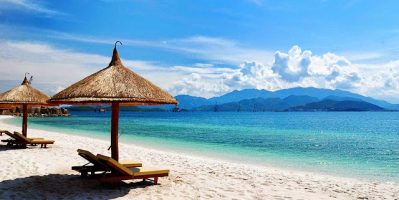 cuối tuần mua vé máy bay rẻ tới biển mỹ khê