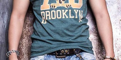 Cách phối đồ với quần jean rách nam để chàng diện hoài không chán