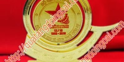 nơi làm biểu trưng cúp lưu niệm,nhận làm quà tặng ngày thành lập,biểu trưng tặng đại biểu