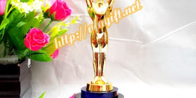 Cúp tennis, biểu tượng thể thao giá rẻ