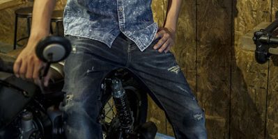 Quần jean nam rách thông tin, chủng loại và hướng dẫn phối đồ cho nam