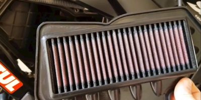 Nguyên nhân xe máy bị hao xăng là do lọc gió xe quá bẩn