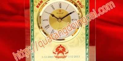 nhận làm biểu trưng đồng hồ ,in đồng hồ giá rẻ,cung cấp các mẫu đồng hồ để bàn tặng đại biểu