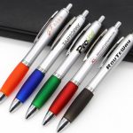 Quà tặng cho khách hàng- hãy tặng một chiếc bút in logo