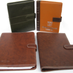 Khi đặt sổ bìa da bạn cần lưu ý đến điều gì?