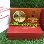đồng hồ gỗ kỷ niệm ngày thành lập quân đội, làm đồng hồ quà tặng đại hội