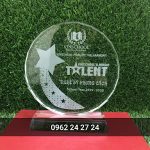 làm kỷ niệm chương pha lê, sản xuất và cung cấp cúp thủy tinh vinh danh