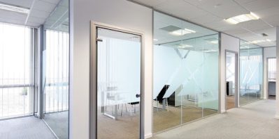 Thiết kế vách kính cường lực cho chung cư – Hotline: 0973 135 391