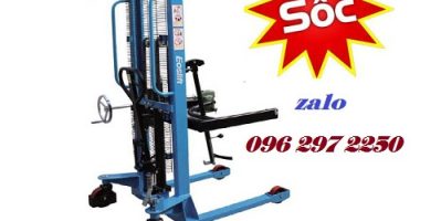 xe dùng rót dung dịch, xe nâng quay đổ phuy