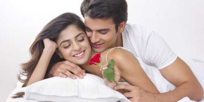 Hôn ngực có bị xệ không? bí quyết giữ lửa hôn nhân