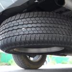 Hướng Dẫn Cách Sử Lí Nhanh Khi Lốp Xe Ô Tô Bị Dính Đinh