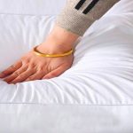 Nằm Nệm Hay Nằm Trên Đất: Lựa Chọn Nào Tốt Hơn Cho Sức Khỏe Của Bạn?