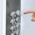 Thang máy bị nhiễm điện – Khắc phục thế nào?