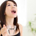 Thời điểm thích hợp để bắt đầu súc miệng bằng nước muối sau khi nhổ răng khôn