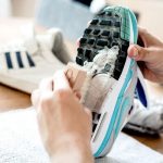 Cách giặt giày bảo hộ lao động đúng cách