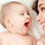 Sinh con xong ngực bị chảy xệ phải làm sao khắc phục?