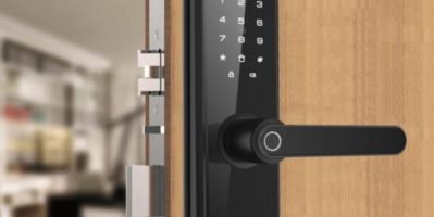 Hướng dẫn sử dụng khoá cửa điều khiển từ xa an toàn và hiệu quả