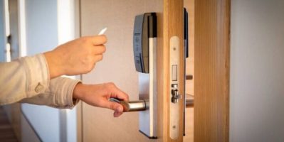 Giải pháp an ninh hiện đại: Khóa cửa điều khiển từ xa giúp bảo vệ ngôi nhà thông minh hơn