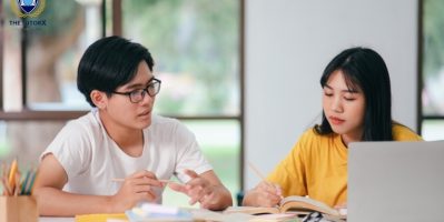 Nên Chọn Gia Sư Hóa Lớp 10 Online Hay Offline?
