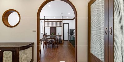 Tạo điểm nhấn nội thất với sàn gỗ tự nhiên màu nâu đậm