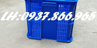 Sọt nhựa trong kho xưởng, sóng nhựa hở, sóng nhựa công nghiệp