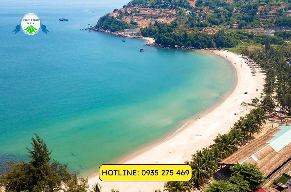 Bãi Biển Sơn Trà Đà Nẵng – Nơi Biển Xanh Và Núi Rừng Tạo Nên Tuyệt Cảnh