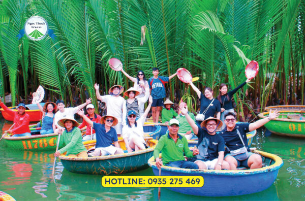 Rừng dừa Bảy Mẫu có gì thú vị ngoài đi thuyền thúng?