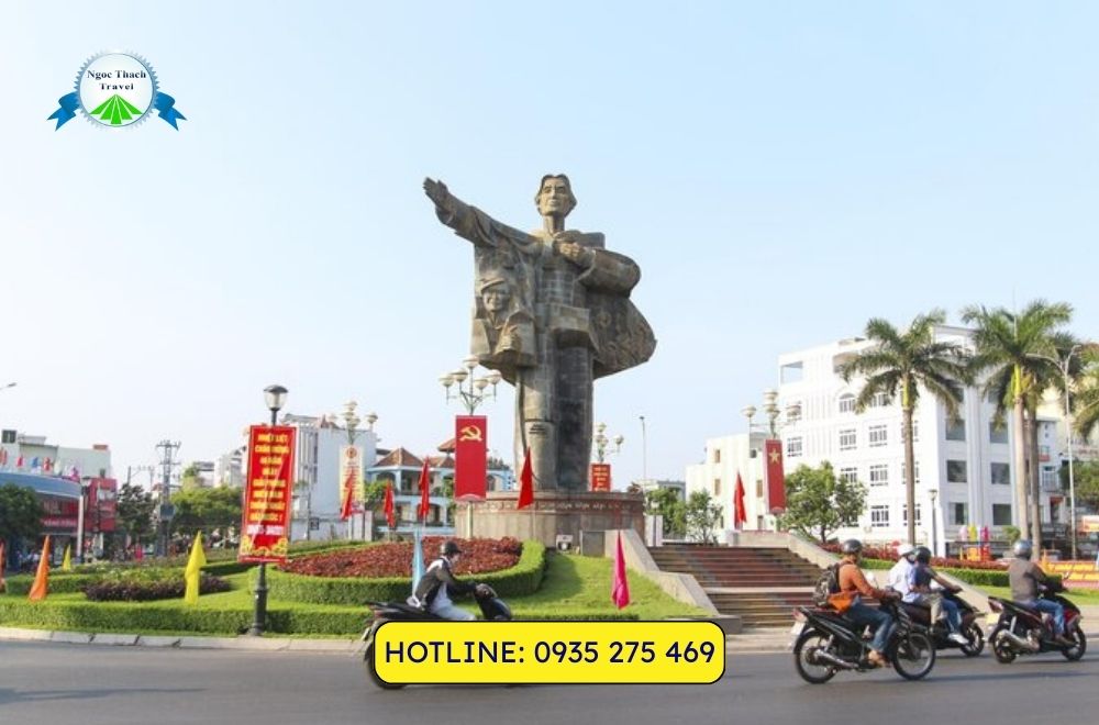 Tượng đài Mẹ Nhu – Biểu tượng tri ân những người mẹ anh hùng của dân tộc