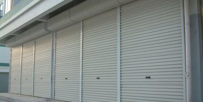 Giá Rẻ Có Nên Chọn Cửa Cuốn Tấm Liền?