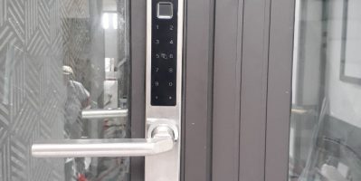 Lắp khóa vân tay cửa nhôm Kaadas chuẩn kỹ thuật